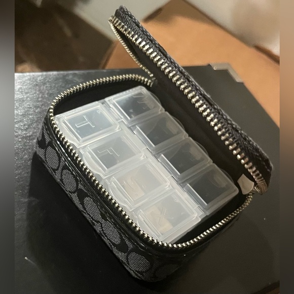 Coach case - Picture 5 of 7